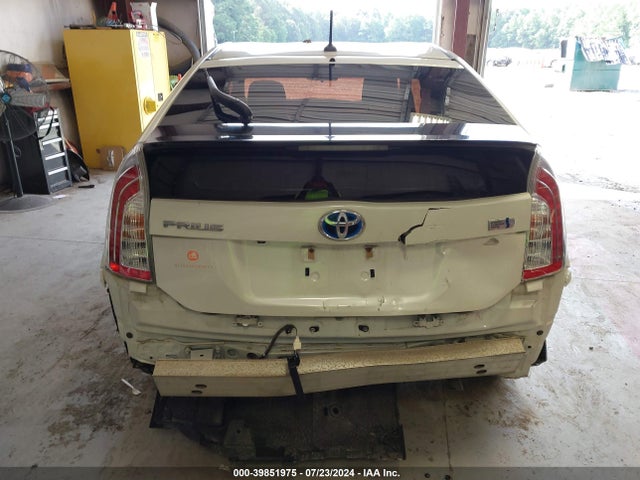 Toyota Prius Three 2015 JTDKN3DU4F0472946 Image 17