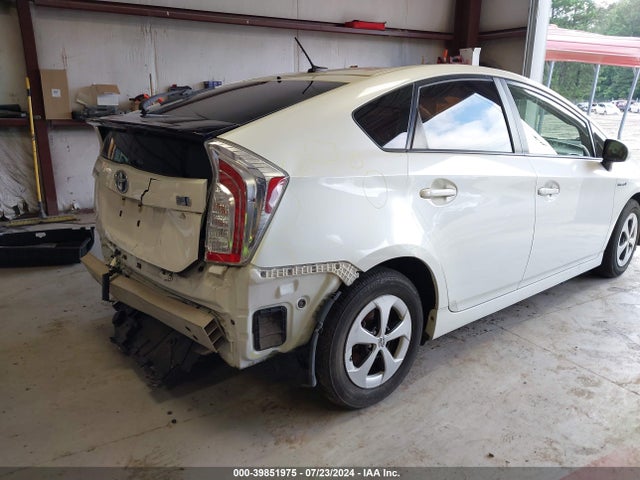 Toyota Prius Three 2015 JTDKN3DU4F0472946 Image 18
