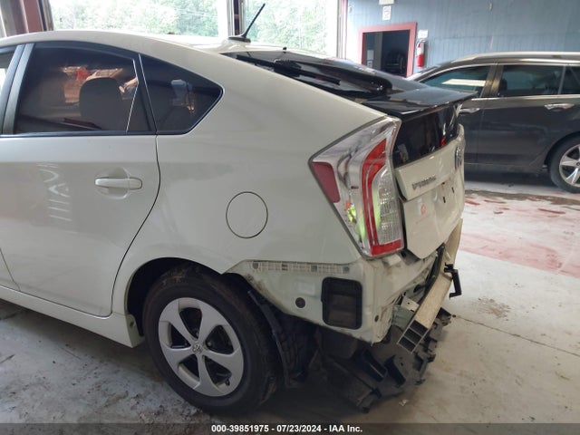 Toyota Prius Three 2015 JTDKN3DU4F0472946 Image 19