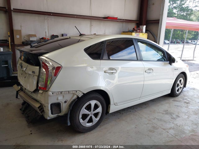 Toyota Prius Three 2015 JTDKN3DU4F0472946 Image 4