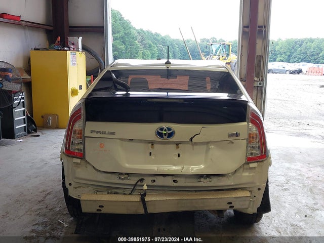 Toyota Prius Three 2015 JTDKN3DU4F0472946 Image 6