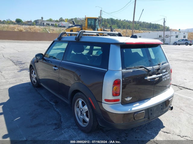 2008 MINI COOPER CLUBMAN WMWML33508TN66619 Photo 2