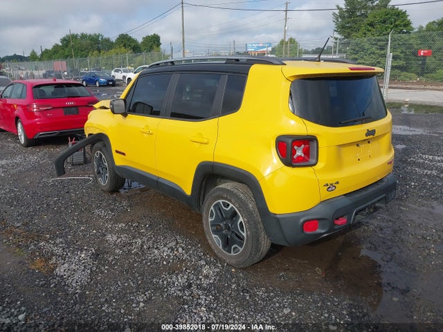 ZACCJBCT2FPB95923 Jeep Renegade Trailhawk
