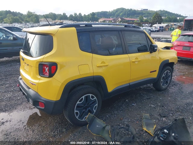 ZACCJBCT2FPB95923 Jeep Renegade Trailhawk