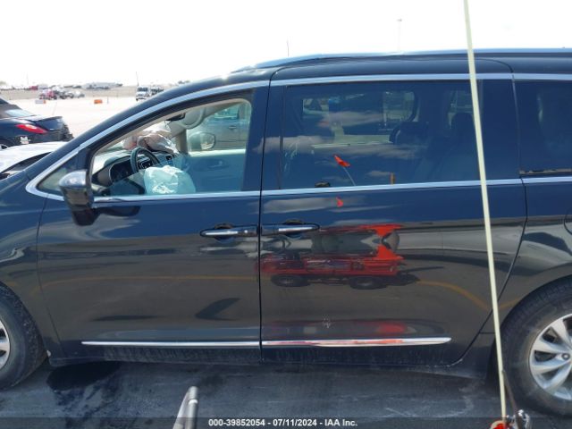 2C4RC1EG8JR257327 Chrysler Pacifica Touring L Plus