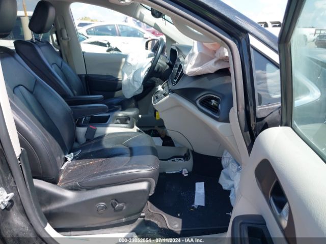 2C4RC1EG8JR257327 Chrysler Pacifica Touring L Plus