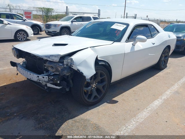Dodge Challenger Sxt 2018 2C3CDZAG7JH155325 Image 2