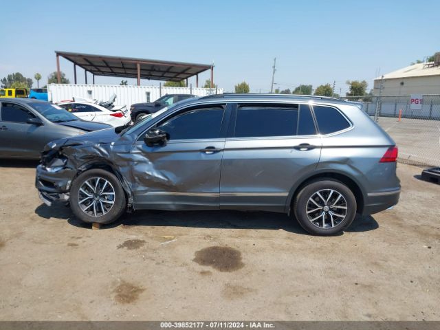 3VV3B7AX0MM120784 Volkswagen Tiguan 2.0t Se/2.0t Se R-line Black/2.0t Sel