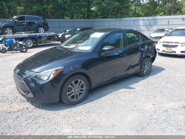 3MYDLBYV3KY528131 Toyota YARIS LE