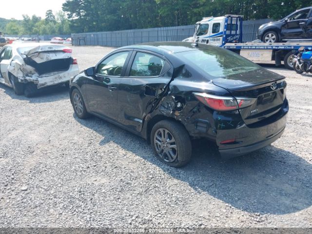 3MYDLBYV3KY528131 Toyota YARIS LE