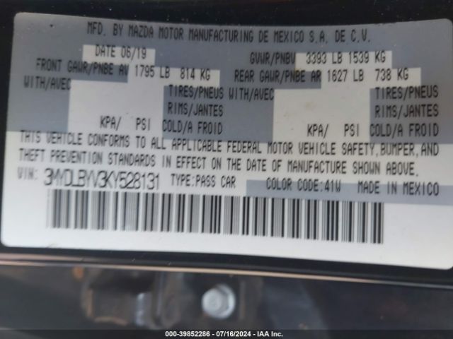 3MYDLBYV3KY528131 Toyota YARIS LE