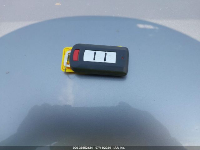 JA4AD3A33KZ007973 Mitsubishi Outlander Se