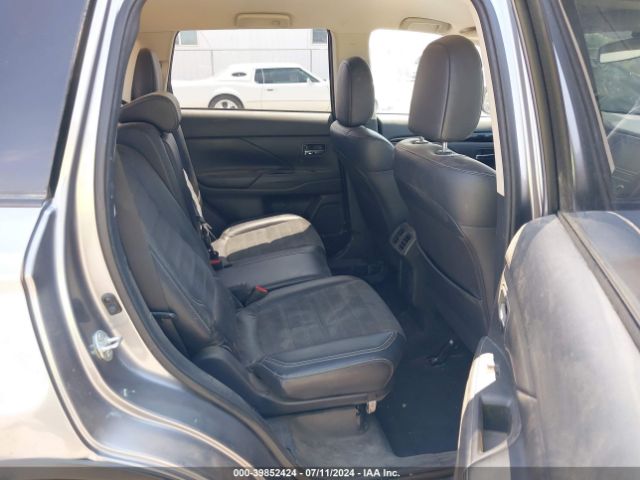 JA4AD3A33KZ007973 Mitsubishi Outlander Se