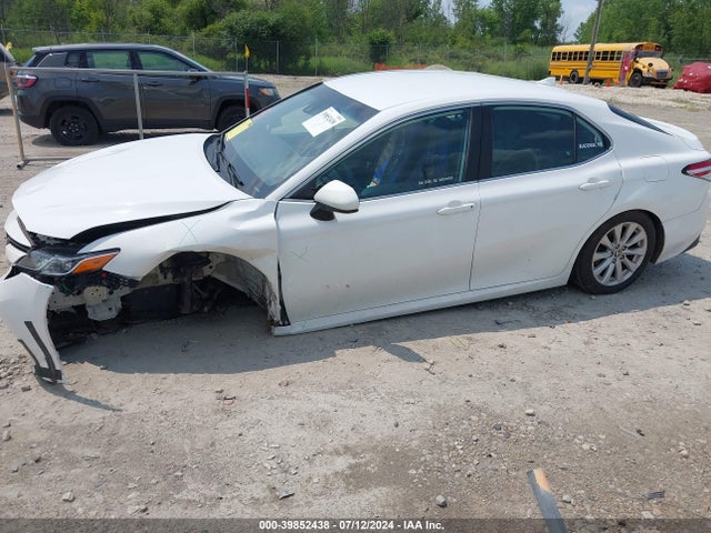 Toyota CAMRY LE 2020 4T1C11AK1LU360998 Image 15