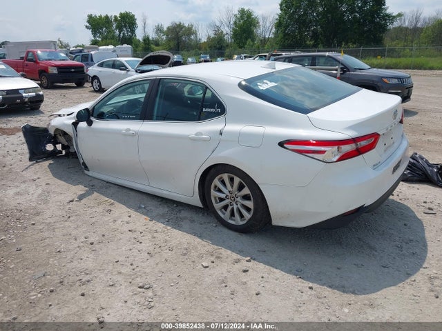 Toyota CAMRY LE 2020 4T1C11AK1LU360998 Image 3