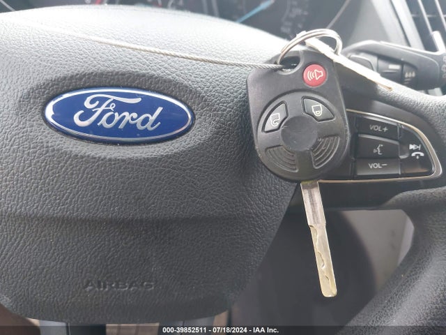 1FMCU0GD9HUA35095 Ford ESCAPE SE