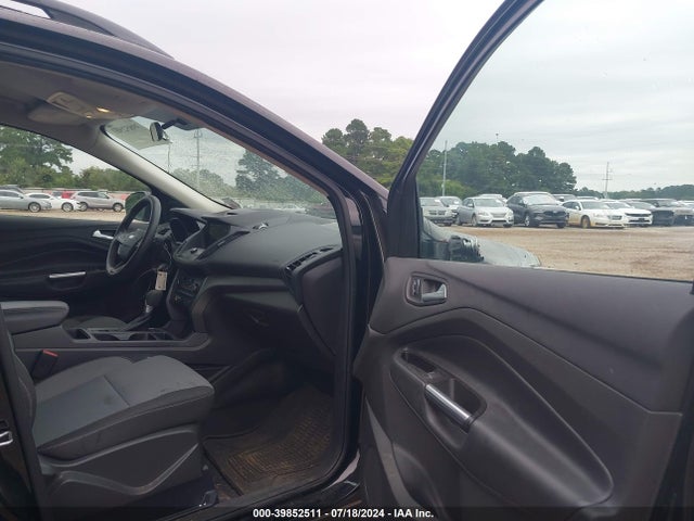 1FMCU0GD9HUA35095 Ford ESCAPE SE