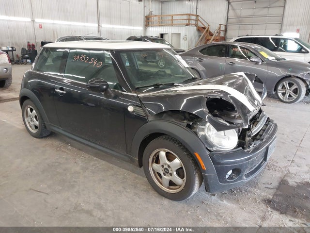 2008 MINI COOPER WMWMF33508TT61759 Photo 0