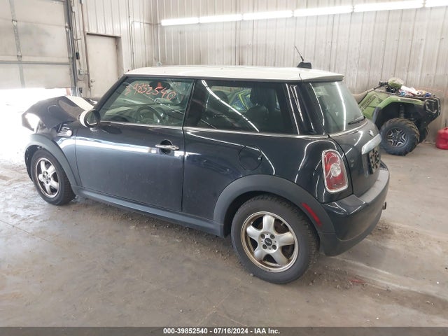 2008 MINI COOPER WMWMF33508TT61759 Photo 2