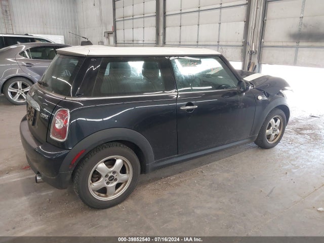 2008 MINI COOPER WMWMF33508TT61759 Photo 3