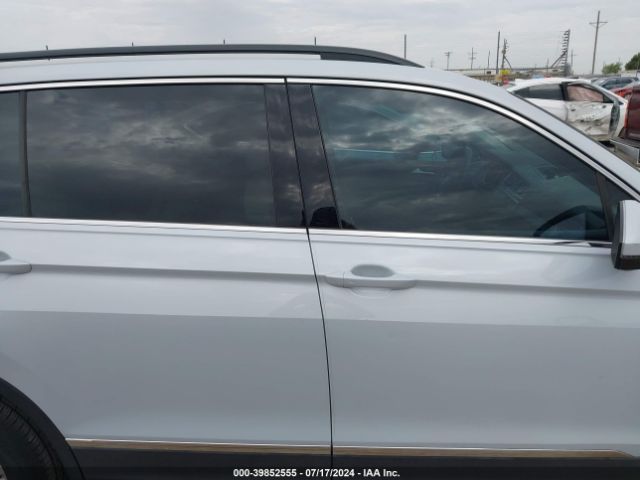 3VV3B7AXXJM180115 Volkswagen Tiguan 2.0t Se/2.0t Sel