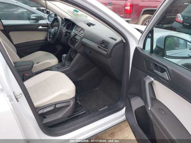 3VV3B7AXXJM180115 Volkswagen Tiguan 2.0t Se/2.0t Sel