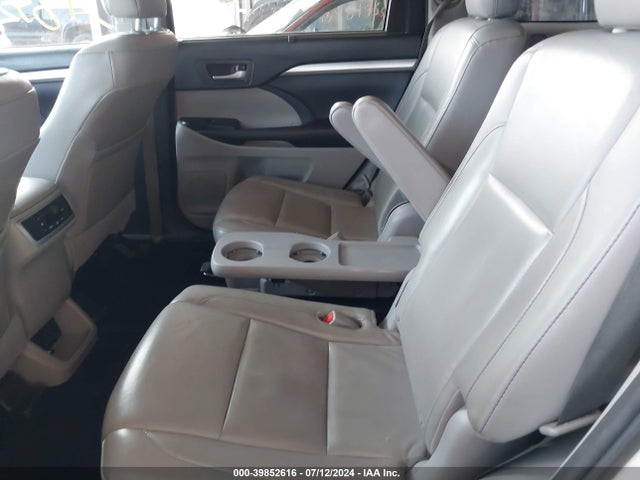 Toyota Highlander Xle V6 2016 5TDKKRFH3GS507048 Image 8