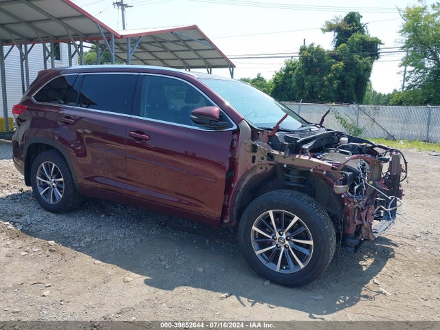 Toyota Highlander Xle 2018 5TDJZRFHXJS874026 головне зображення