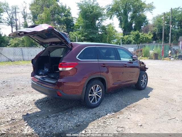 Toyota Highlander Xle 2018 5TDJZRFHXJS874026 Image 4