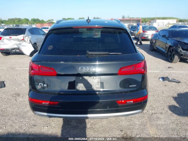 WA1BNAFY1K2104768 Audi Q5 45 Premium