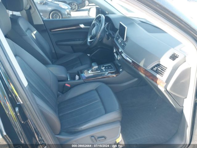 WA1BNAFY1K2104768 Audi Q5 45 Premium