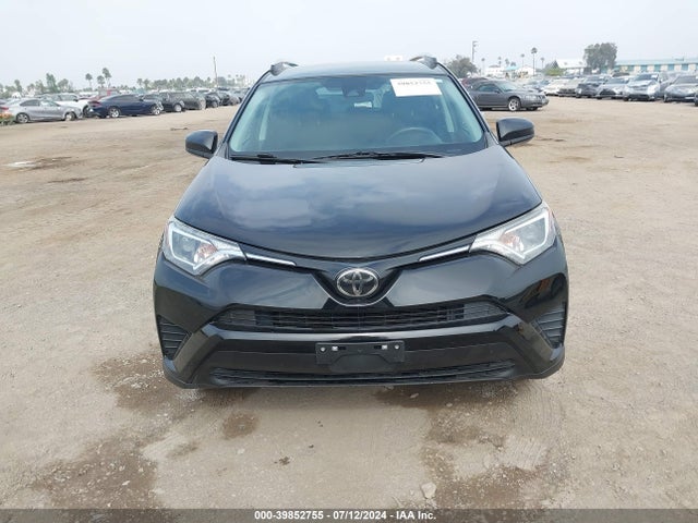 Toyota RAV4 LE 2018 2T3ZFREV8JW460941 Image 12