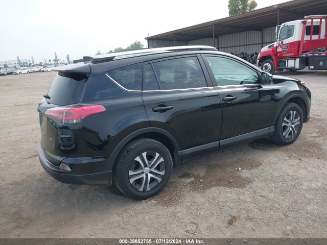 Toyota RAV4 LE 2018 2T3ZFREV8JW460941 Image 4