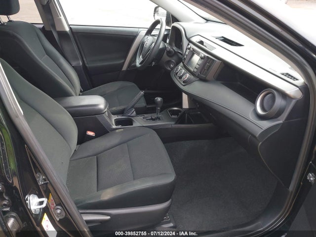 Toyota RAV4 LE 2018 2T3ZFREV8JW460941 Image 5