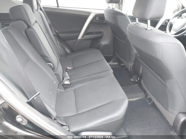 Toyota RAV4 LE 2018 2T3ZFREV8JW460941 Image 8