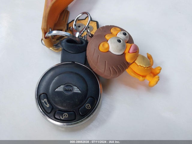 2013 MINI CLUBMAN WMWZF3C53DT489672 Photo 10