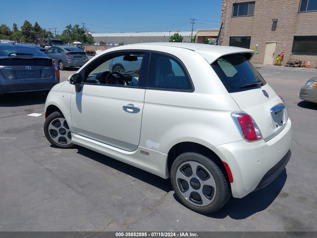 2013 FIAT 500E 3C3CFFGE2DT744776 Photo 2