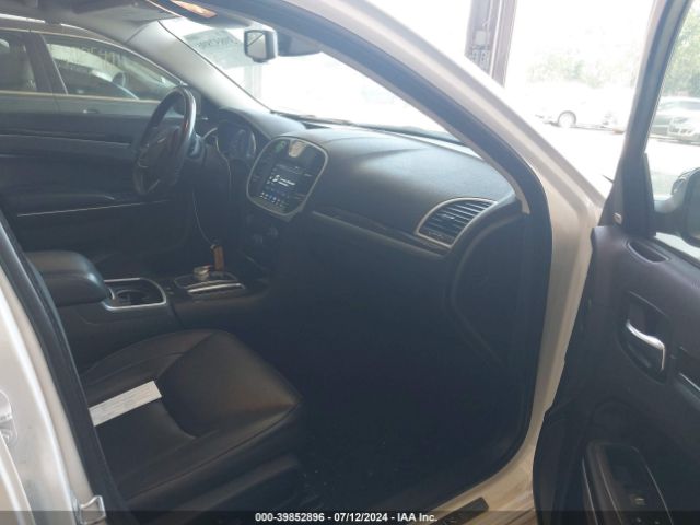 2C3CCAKG4KH595183 Chrysler 300 Limited Awd