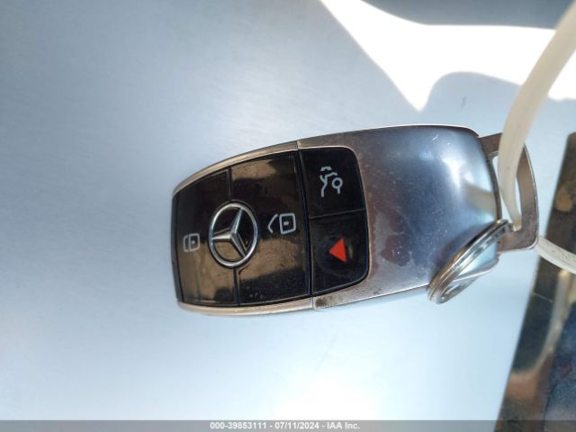 WDDZF4JB8HA057040 Mercedes-Benz E 300