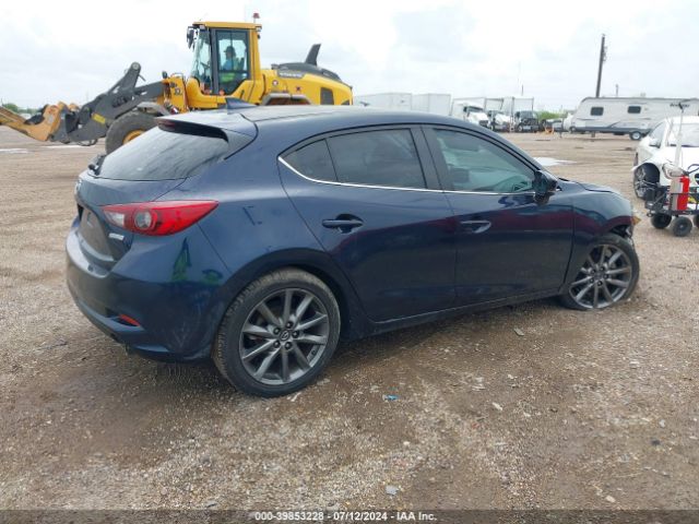 3MZBN1L39JM269583 Mazda Mazda3 Touring