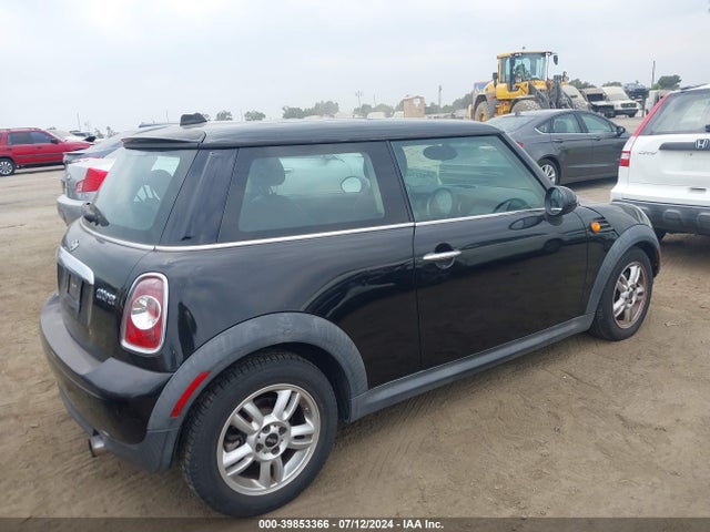 2011 MINI COOPER WMWSU3C59BT091533 Photo 3