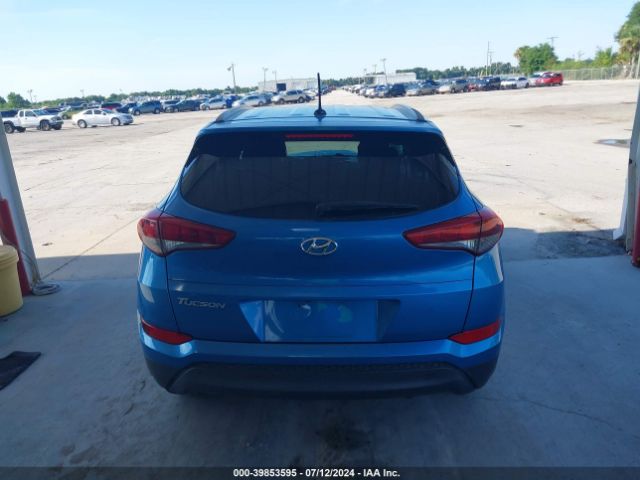 KM8J33A47GU083827 Hyundai TUCSON SE