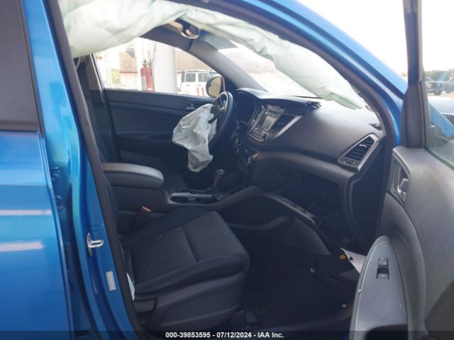 KM8J33A47GU083827 Hyundai TUCSON SE