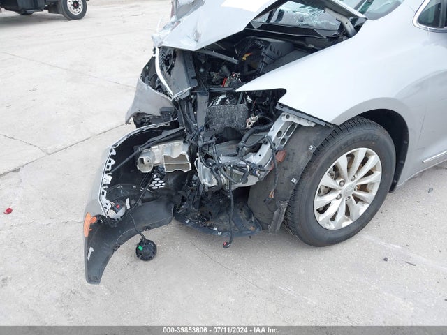 Chrysler Pacifica Touring L 2018 2C4RC1BG5JR217310 Image 6
