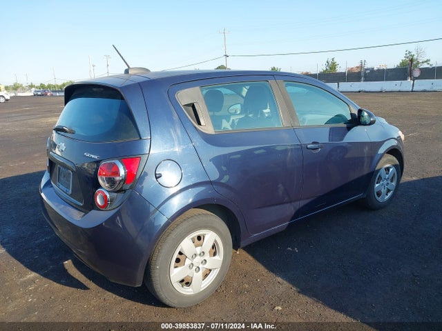 Chevrolet Sonic Ls Auto 2015 1G1JA6SHXF4156287 Image 4