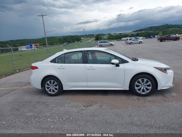 Toyota COROLLA LE 2022 5YFEPMAE2NP293609 Image 13