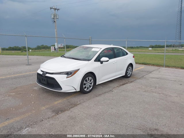 Toyota COROLLA LE 2022 5YFEPMAE2NP293609 Image 2