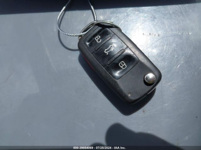 WVGAV7AXXGW597459 Volkswagen TIGUAN SE