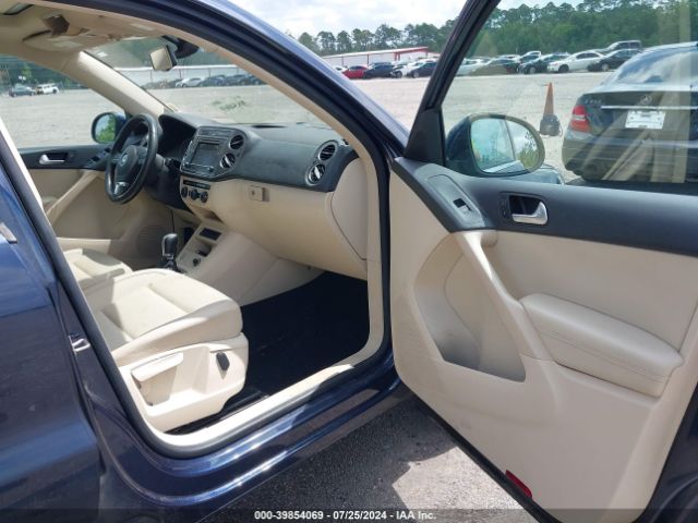 WVGAV7AXXGW597459 Volkswagen TIGUAN SE