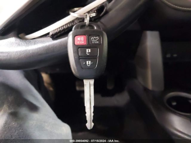 2T3RFREV1GW445285 Toyota Rav4 Xle